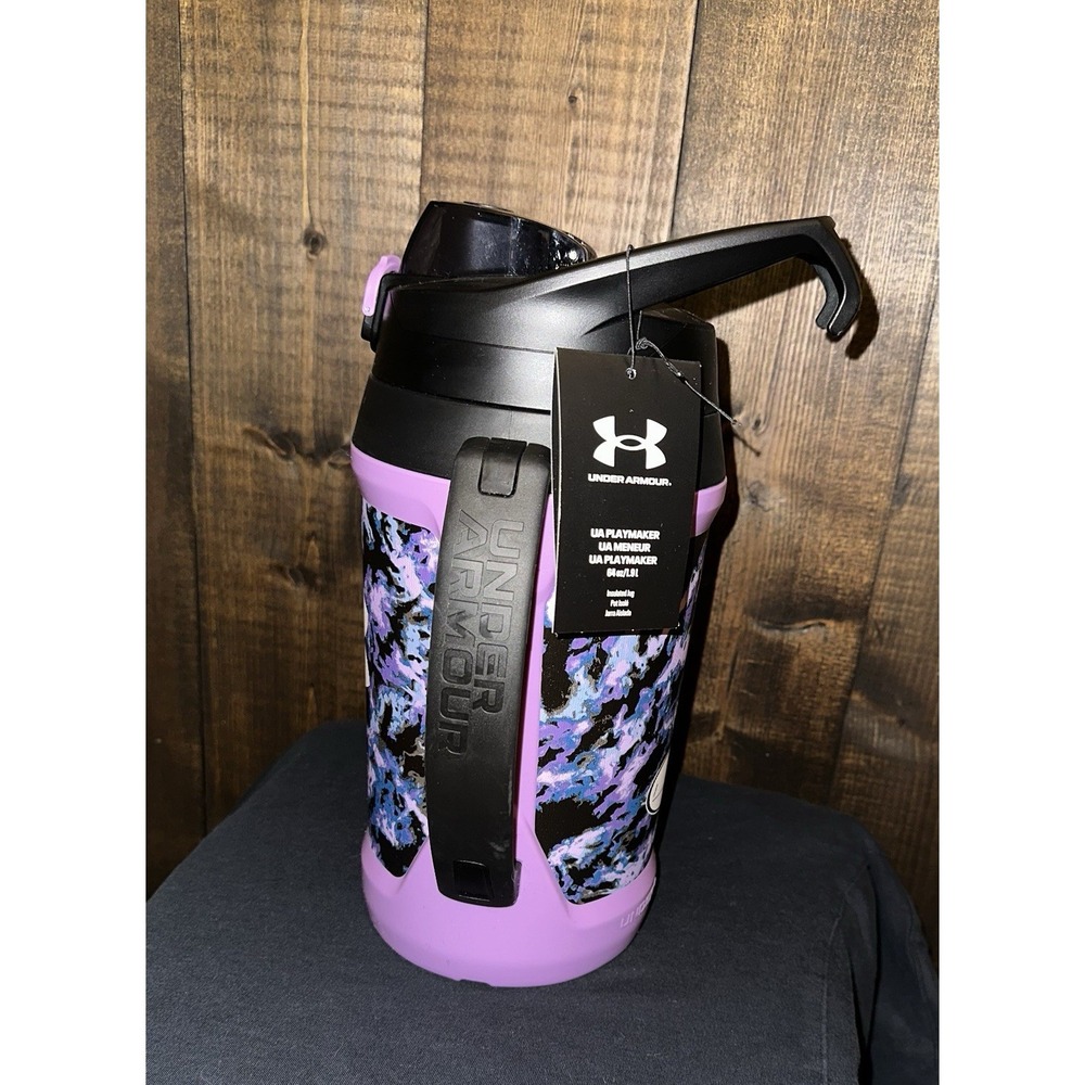 Under Armour Playmaker 64oz Insulated Water Jug Chainlink Fence Hanger New - Picture 3 of 7